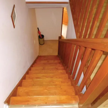 3 Bedroom Cozy In Brucheville
