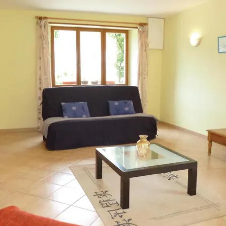 2 Bedroom Nice Home In Brucheville Casa de Férias
