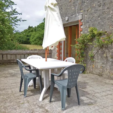 3 Bedroom Cozy In Brucheville Holiday home Carentan-les-Marais
