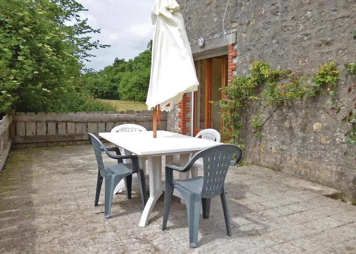 3 Bedroom Cozy In Brucheville Hébergement de vacances Carentan-les-Marais